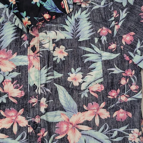 Cactus Floral  Print Button Down - Picture 5 of 8